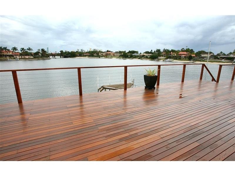 52 Rumrunner Street, Mermaid Waters QLD 4218