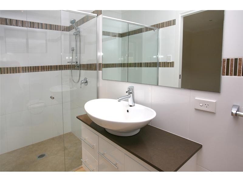 52 Rumrunner Street, Mermaid Waters QLD 4218