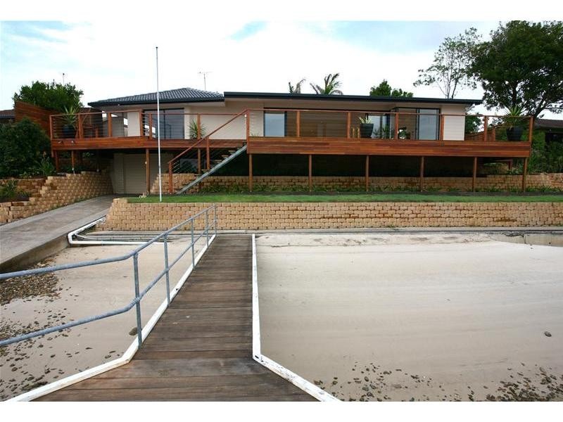 52 Rumrunner Street, Mermaid Waters QLD 4218