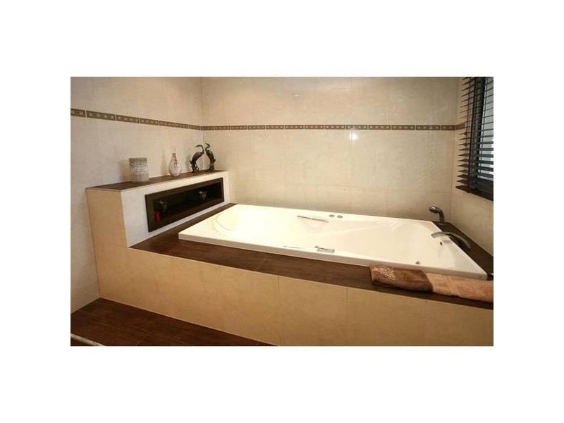 Broadbeach Waters QLD 4218