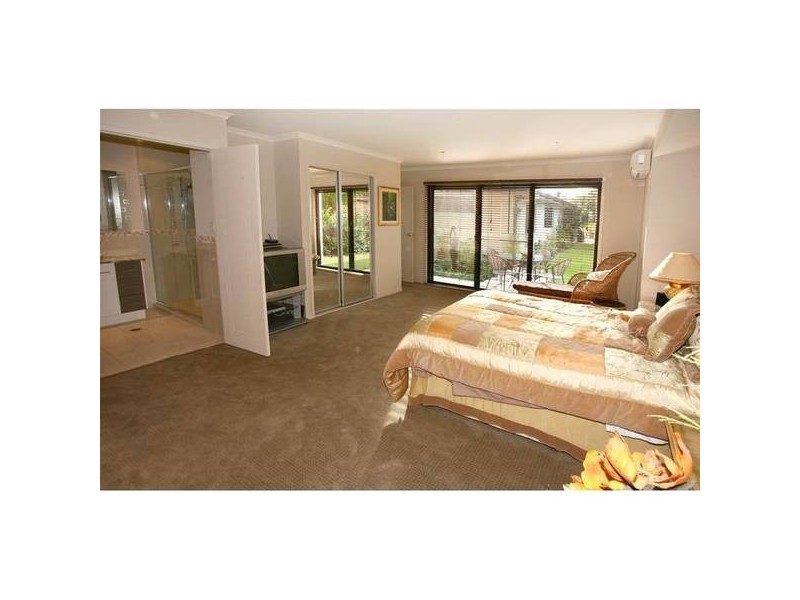 Broadbeach Waters QLD 4218