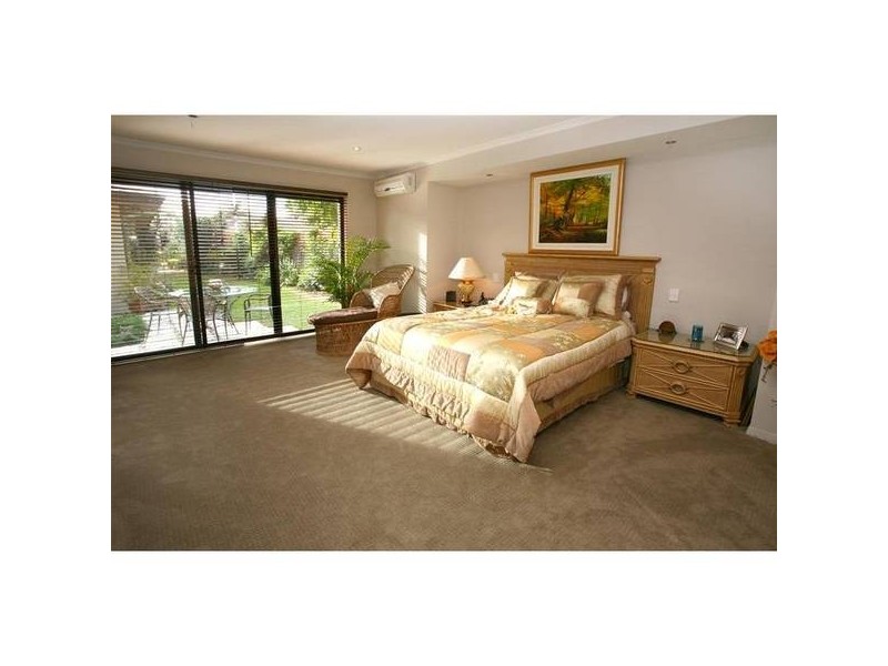Broadbeach Waters QLD 4218