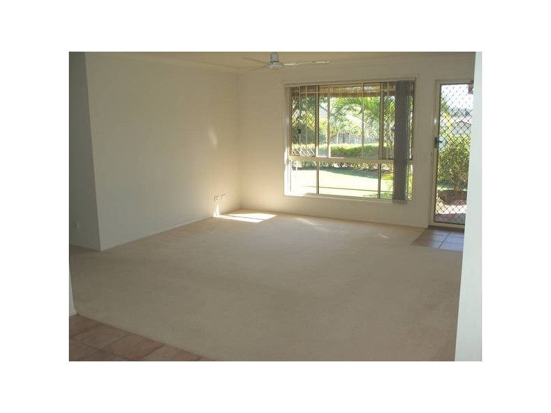 1/6 dauphin crescent, Merrimac QLD 4226