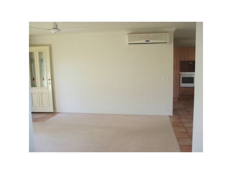 1/6 dauphin crescent, Merrimac QLD 4226