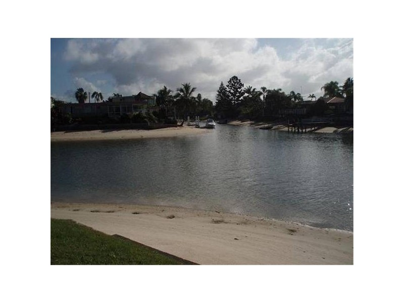 Broadbeach Waters QLD 4218