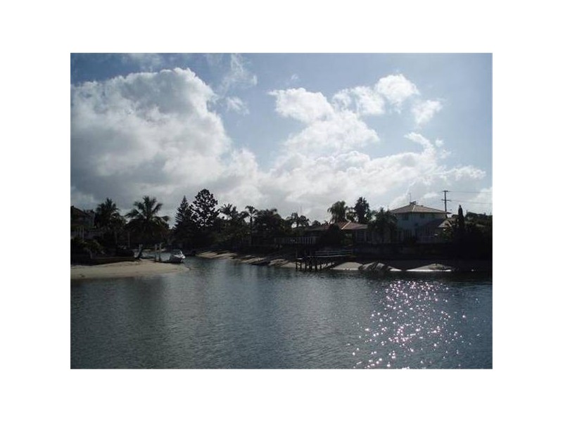 Broadbeach Waters QLD 4218