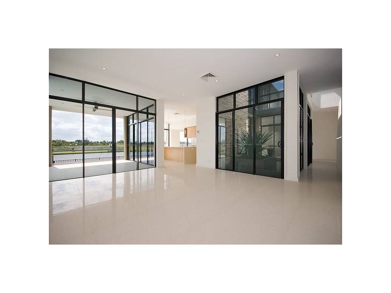 5061 Emerald Island Drive, Carrara QLD 4211
