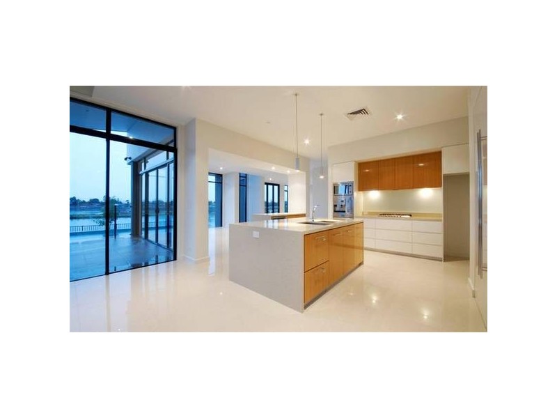 5059 Emerald Island Drive, Carrara QLD 4211