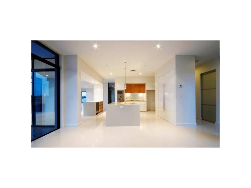 5059 Emerald Island Drive, Carrara QLD 4211