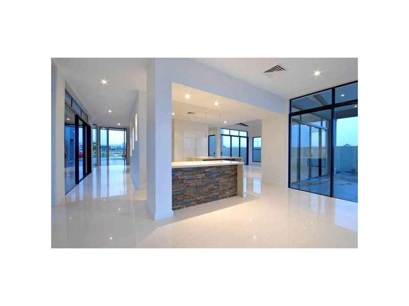 5059 Emerald Island Drive, Carrara QLD 4211