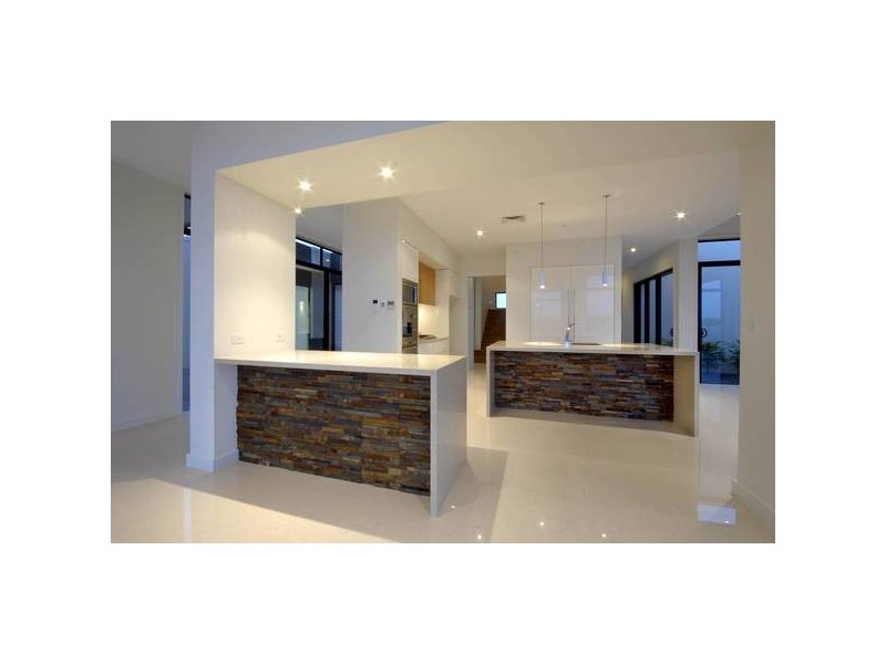 5059 Emerald Island Drive, Carrara QLD 4211