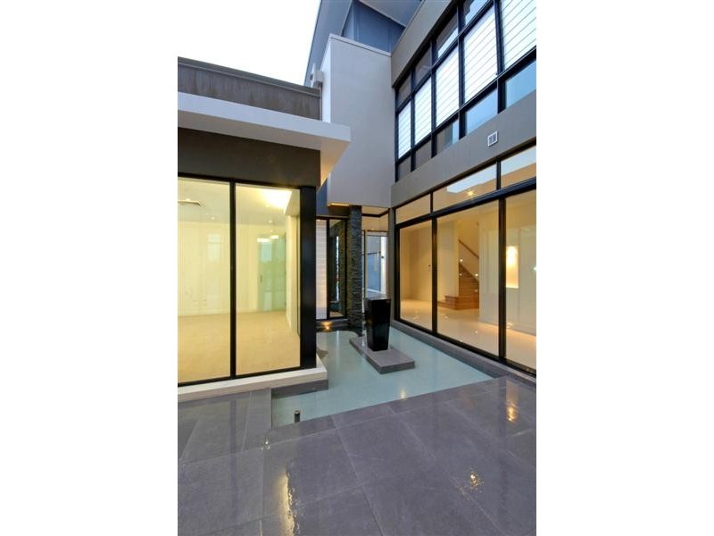 5059 Emerald Island Drive, Carrara QLD 4211