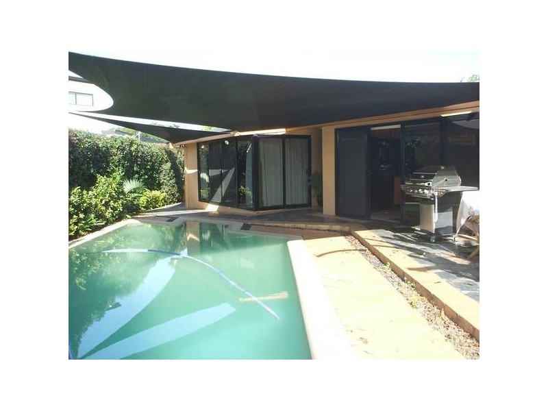 15 Bahia Court, Broadbeach Waters QLD 4218