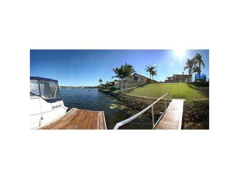 Clear Island Waters QLD 4226