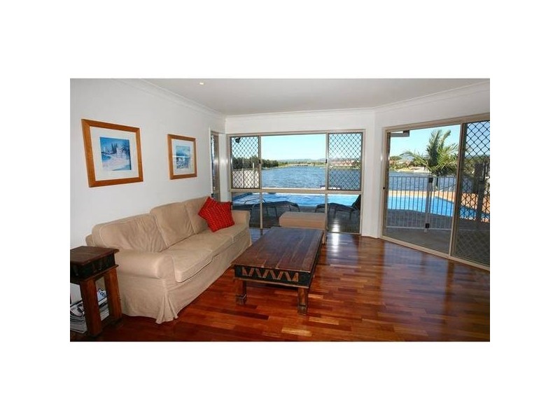 Clear Island Waters QLD 4226