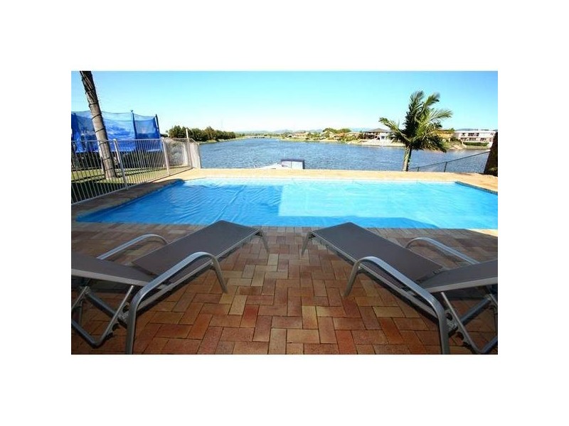 Clear Island Waters QLD 4226