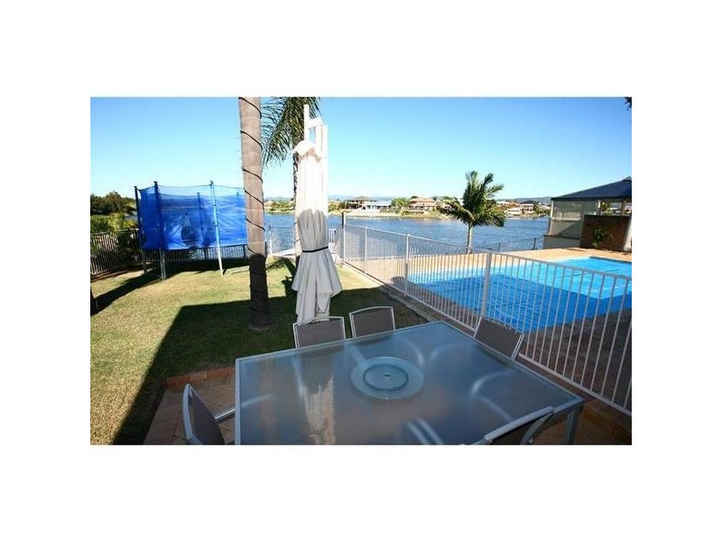 Clear Island Waters QLD 4226