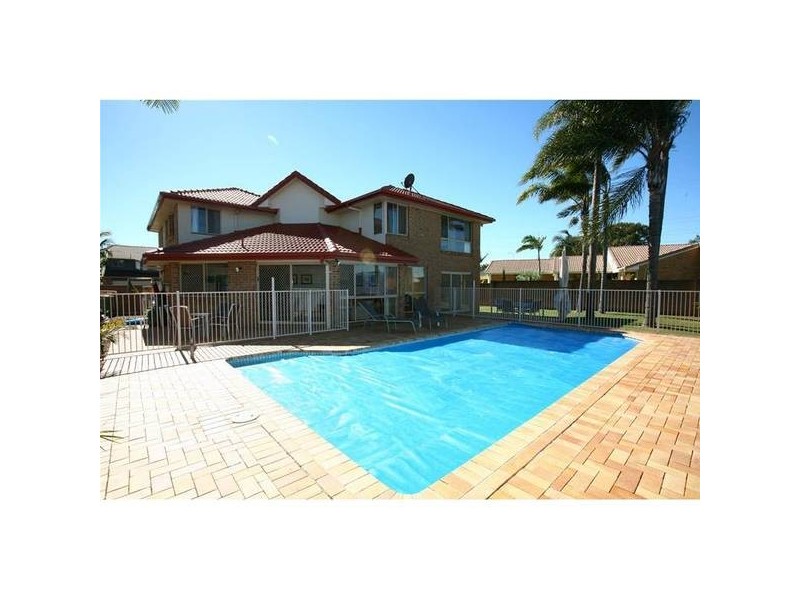 Clear Island Waters QLD 4226