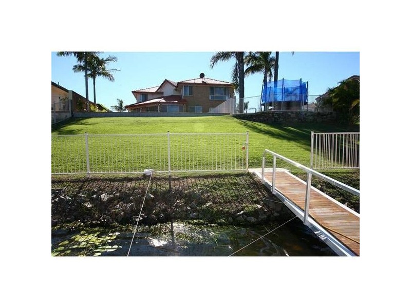 Clear Island Waters QLD 4226