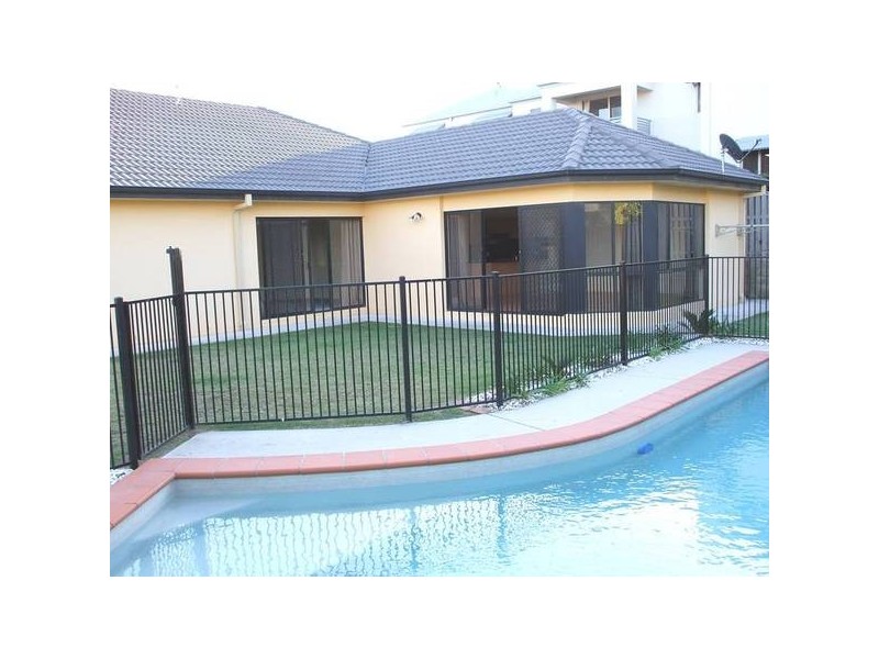 9 BELMONT DRIVE, Varsity Lakes QLD 4227