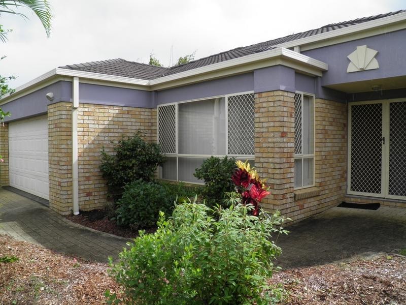 16 Dartmouth Court, Varsity Lakes QLD 4227