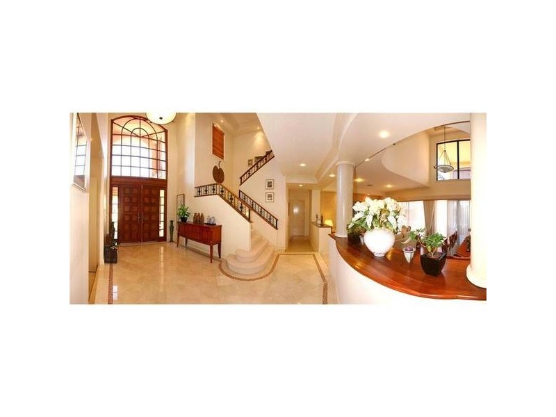 Clear Island Waters QLD 4226