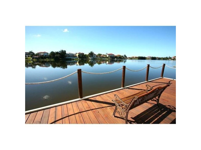 Clear Island Waters QLD 4226