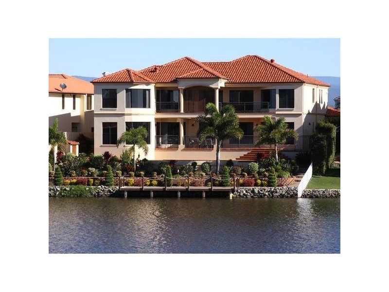 Clear Island Waters QLD 4226