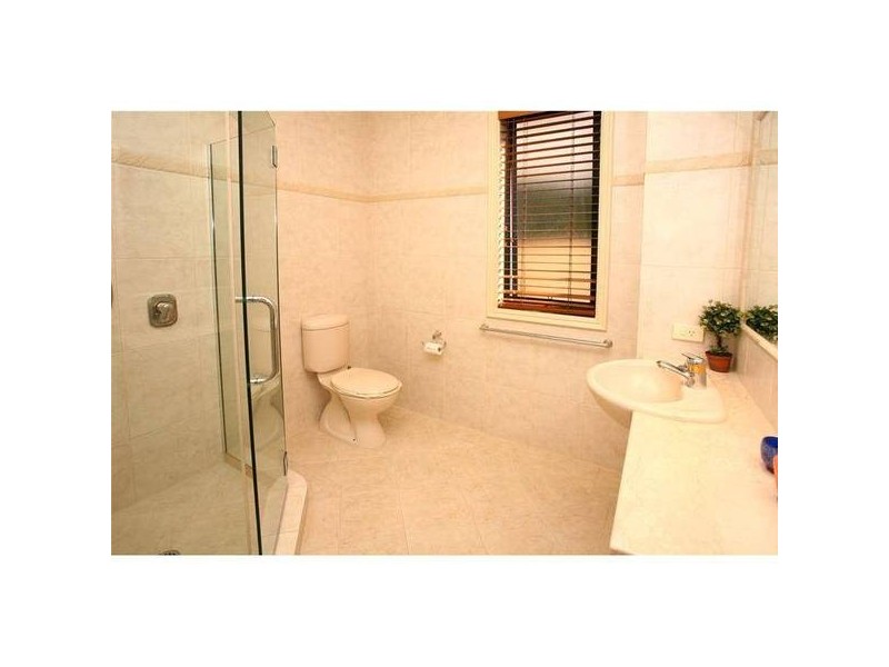 Clear Island Waters QLD 4226