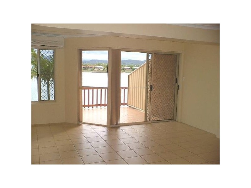 10/6 LOWOOD COURT, Varsity Lakes QLD 4227