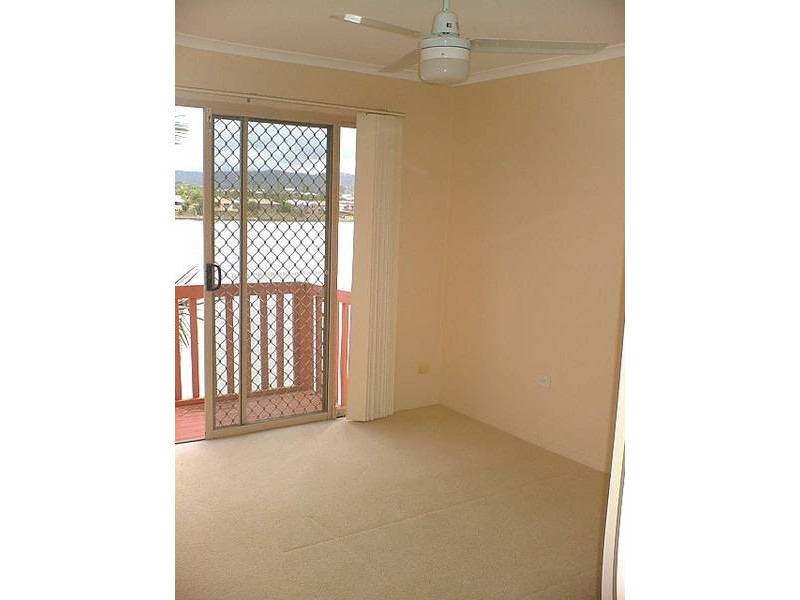 10/6 LOWOOD COURT, Varsity Lakes QLD 4227