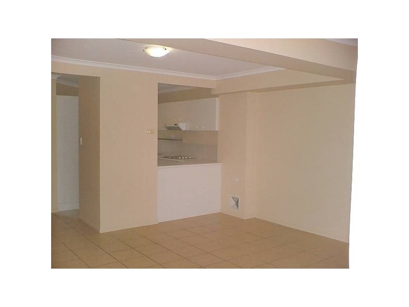 10/6 LOWOOD COURT, Varsity Lakes QLD 4227