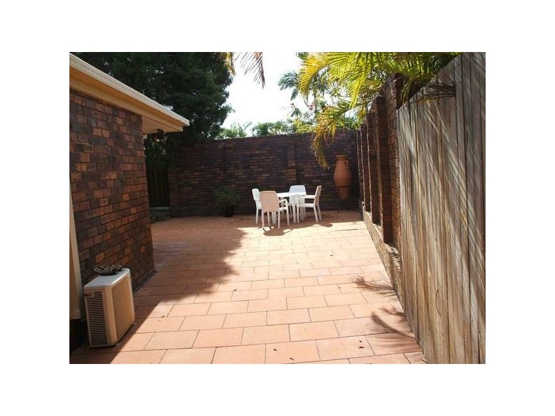 8 Wagin, Mermaid Waters QLD 4218