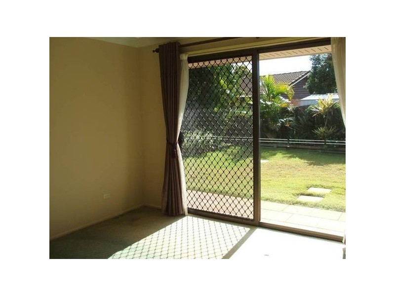 8 Wagin, Mermaid Waters QLD 4218