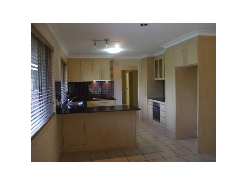 8 Wagin, Mermaid Waters QLD 4218