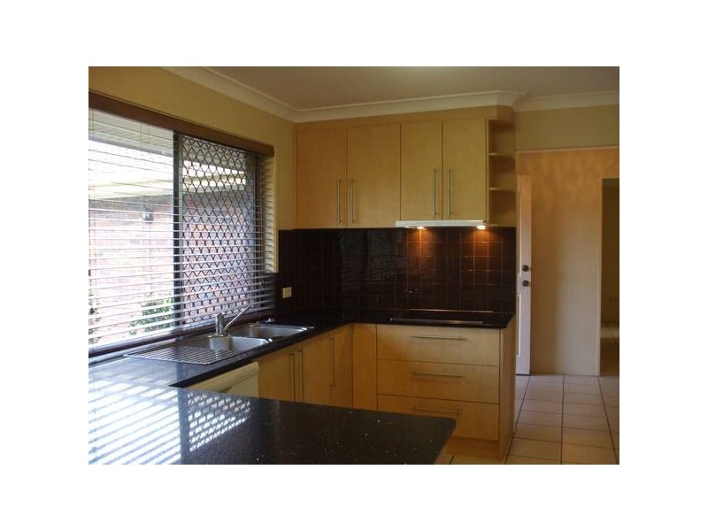 8 Wagin, Mermaid Waters QLD 4218