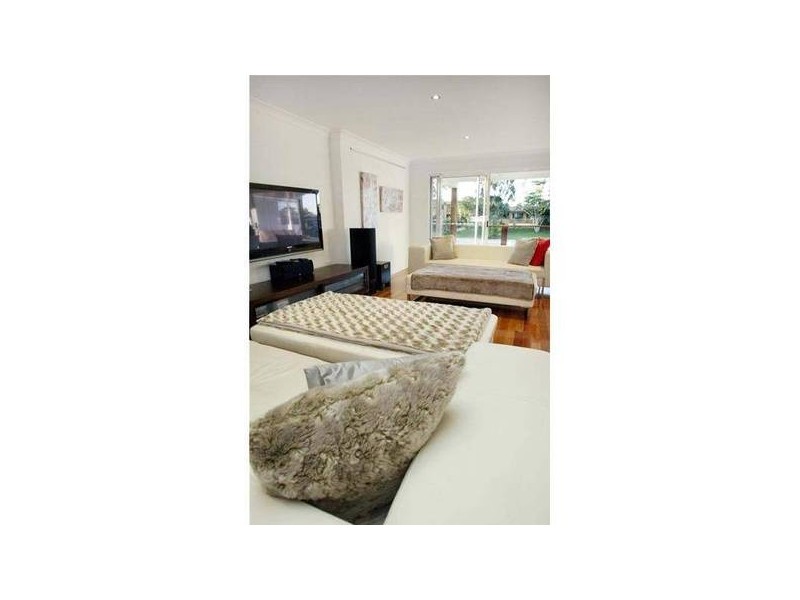 12 Cypress Drive, Broadbeach Waters QLD 4218