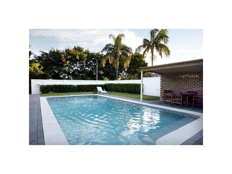 12 Cypress Drive, Broadbeach Waters QLD 4218