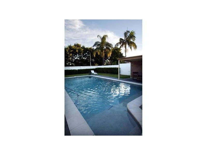 12 Cypress Drive, Broadbeach Waters QLD 4218