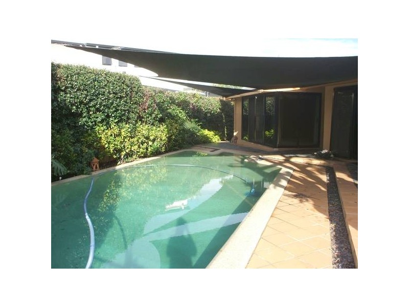 15 BAHIA Crt, Broadbeach Waters QLD 4218