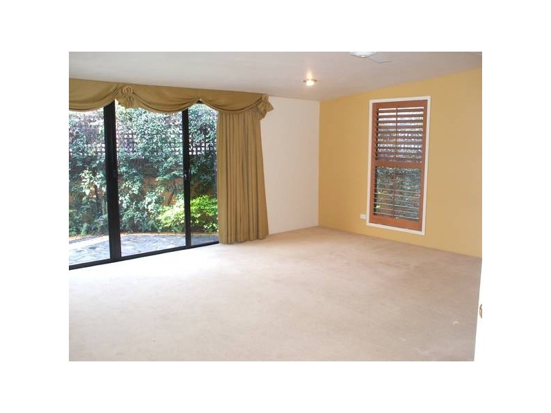 15 BAHIA Crt, Broadbeach Waters QLD 4218