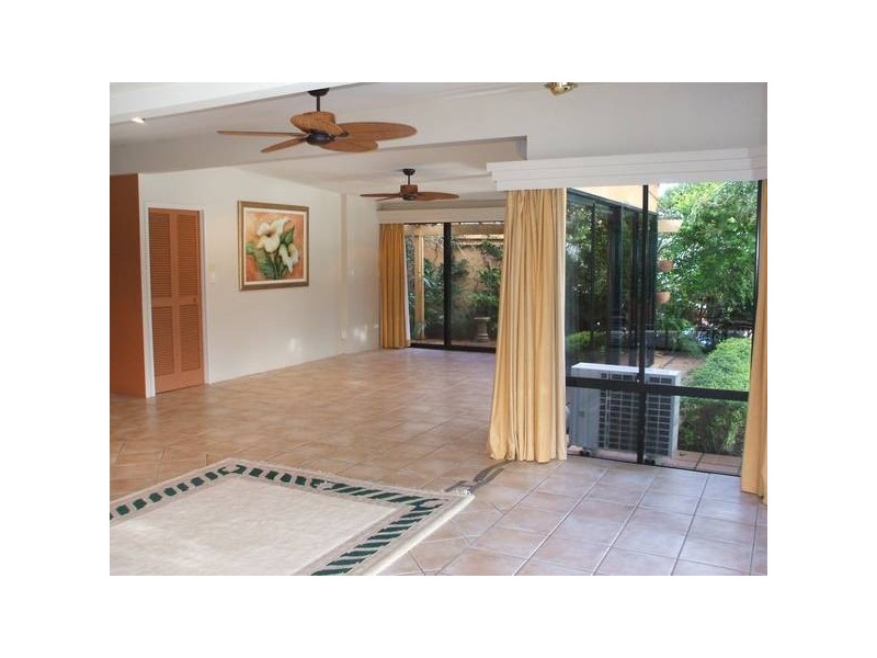 15 BAHIA Crt, Broadbeach Waters QLD 4218