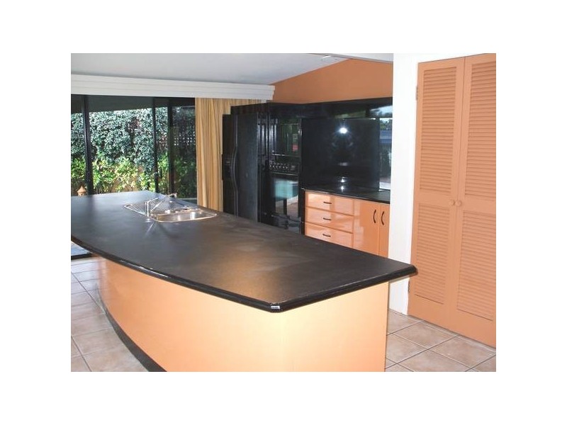 15 BAHIA Crt, Broadbeach Waters QLD 4218