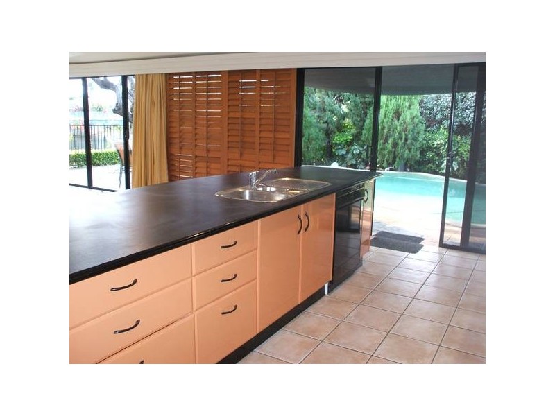 15 BAHIA Crt, Broadbeach Waters QLD 4218