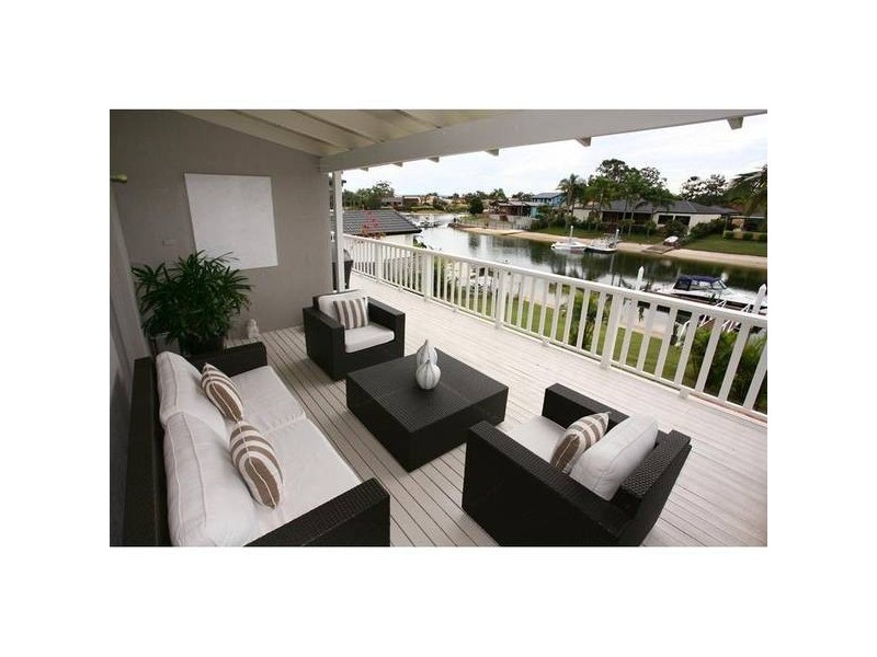 8 Cypress Drive, Broadbeach Waters QLD 4218