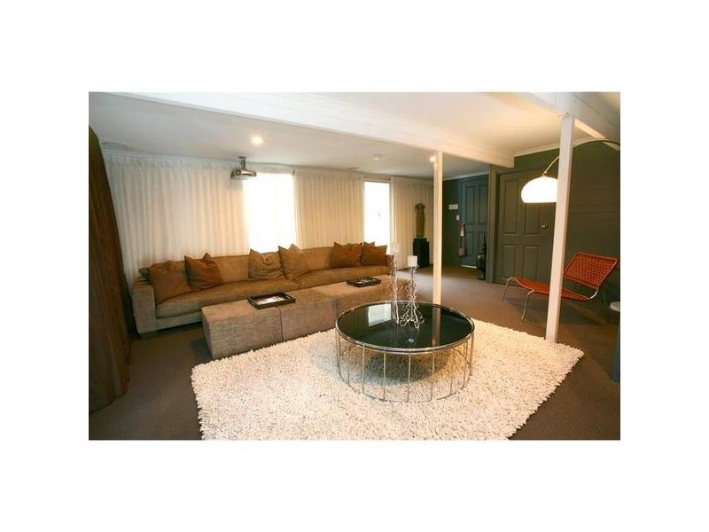 8 Cypress Drive, Broadbeach Waters QLD 4218