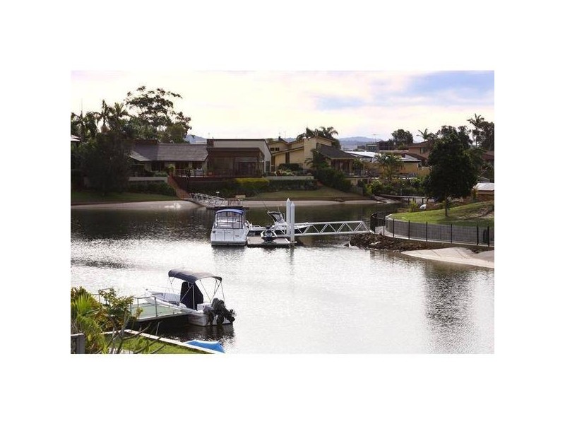 8 Cypress Drive, Broadbeach Waters QLD 4218