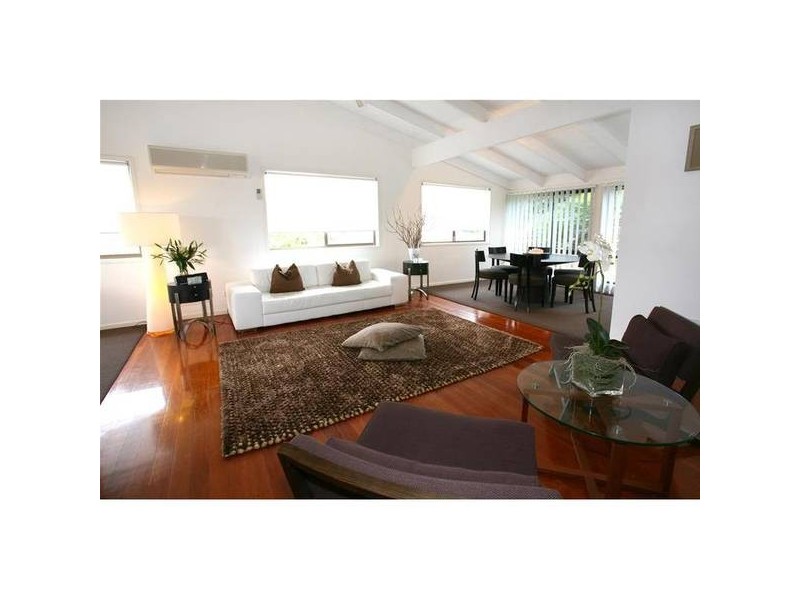 8 Cypress Drive, Broadbeach Waters QLD 4218