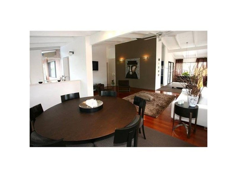 8 Cypress Drive, Broadbeach Waters QLD 4218