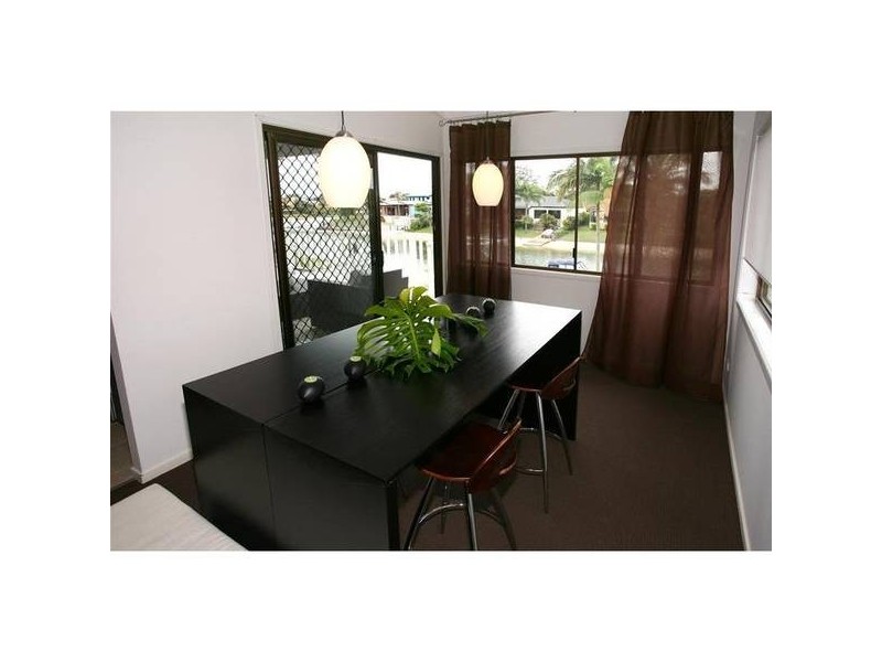 8 Cypress Drive, Broadbeach Waters QLD 4218